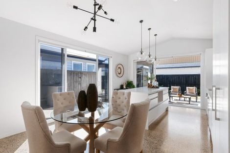 Photo of property in 5 Pimelea Street, Papamoa Beach, Papamoa, 3118