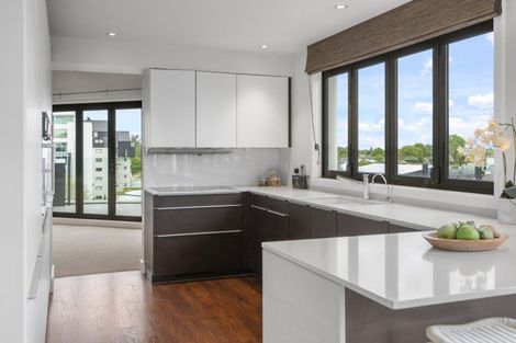 Photo of property in 50i Carlton Mill Road, Merivale, Christchurch, 8014