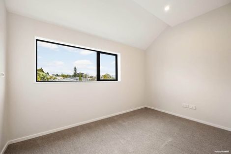 Photo of property in 8/88 Te Atatu Road, Te Atatu South, Auckland, 0610