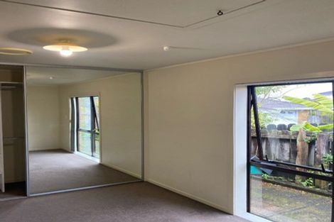 Photo of property in 4 Heversham Place, Glendene, Auckland, 0602