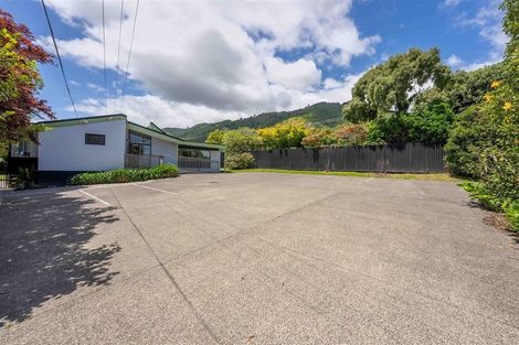 Photo of property in 15 Ruru Street, Waikanae, 5036