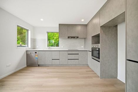 Photo of property in 26e Trojan Crescent, New Lynn, Auckland, 0600