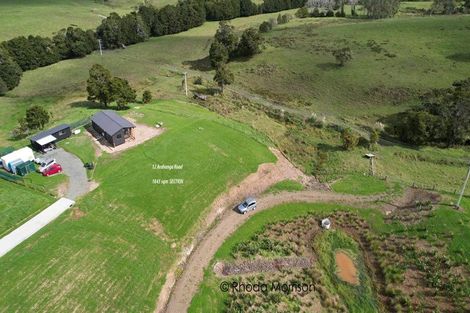 Photo of property in 12 Arahanga Road, Paparoa, 0571