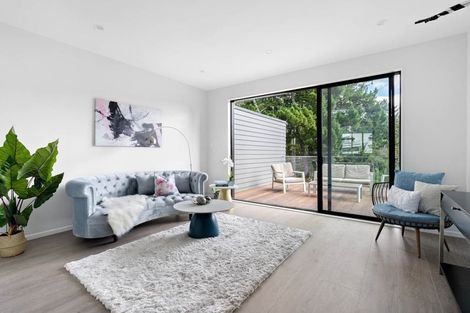 Photo of property in 5/3 Kaimai Avenue, Massey, Auckland, 0614