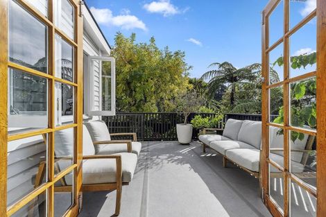 Photo of property in 21 Waikare Street, Karori, Wellington, 6012