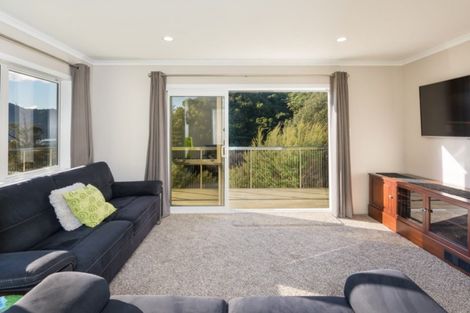 Photo of property in 28 Brough Place, Ngakuta Bay, Picton, 7281