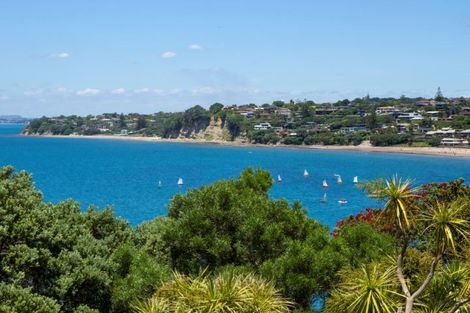 Photo of property in 2/19 Churchill Road, Murrays Bay, Auckland, 0630