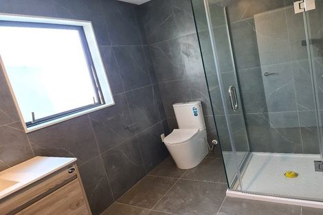 Photo of property in 17 Cassandra Grove, Totara Vale, Auckland, 0629