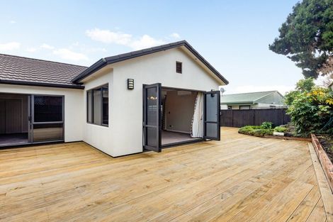 Photo of property in 30 Sandwich Road, St Andrews, Hamilton, 3200