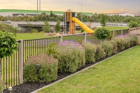 Photo of property in 115 Awataha Crescent, Pyes Pa, Tauranga, 3110