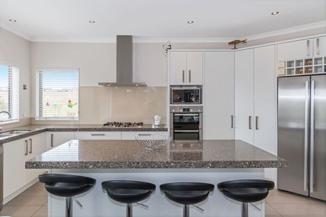 Photo of property in 1 Bridal Place, Silverdale, 0932