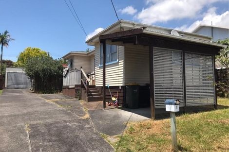 Photo of property in 1 Marlene Avenue, Te Atatu South, Auckland, 0610