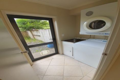 Photo of property in 36 Verdale Circle, Glen Eden, Auckland, 0602