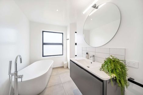 Photo of property in 35 Paton Place, Te Anau, 9600