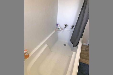 Photo of property in 3-5 Carbine Road, Mount Wellington, Auckland, 1060