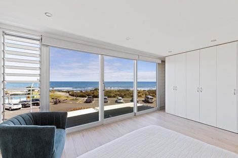 Photo of property in Weekeston Apartments, 2a Nobs Line, Strandon, New Plymouth, 4312