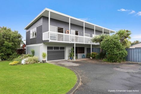 Photo of property in 118 Sandspit Road, Waiuku, 2123