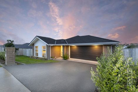 Photo of property in 5 Walnut Road, Riverhead, 0820