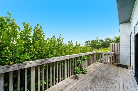 Photo of property in 9 Tarapuke Lane, Papakura, 2110