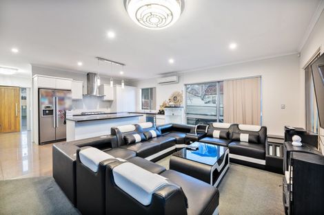 Photo of property in 6 Jezero Drive, Massey, Auckland, 0614