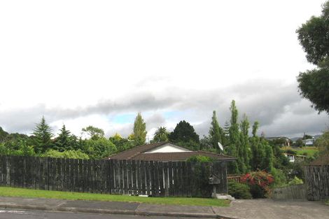 Photo of property in 16 Sungrove Rise, Sunnyvale, Auckland, 0612
