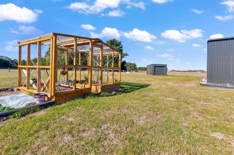 Photo of property in 1423 Poyntzs Road, West Eyreton, Rangiora, 7475