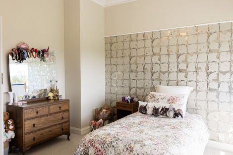 Photo of property in 75 Eglinton Road, Mornington, Dunedin, 9011