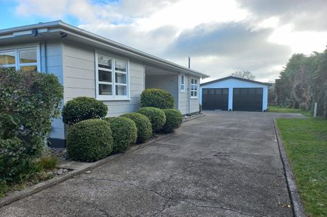 Photo of property in 12 Karu Crescent, Waikanae, 5036