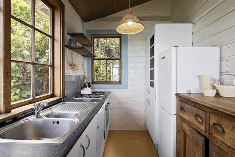 Photo of property in 35 Ferry Road, Days Bay, Lower Hutt, 5013