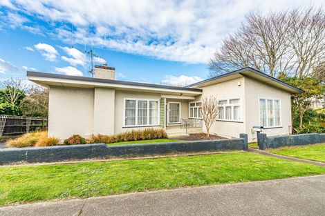 Photo of property in 20 Great North Road, Saint Johns Hill, Whanganui, 4500