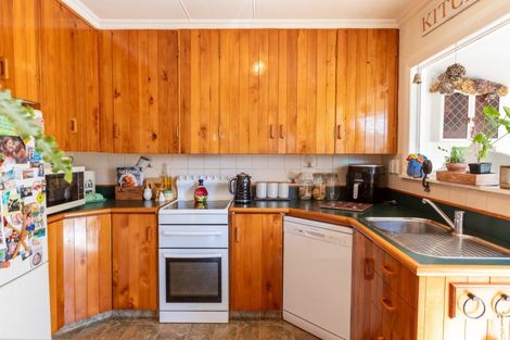 Photo of property in 34 Queen Street, Dannevirke, 4930