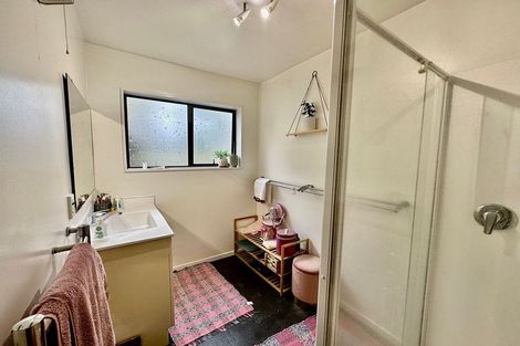 Photo of property in 2/92 North Avon Road, Richmond, Christchurch, 8013