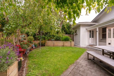 Photo of property in 53 Severn Street, Island Bay, Wellington, 6023