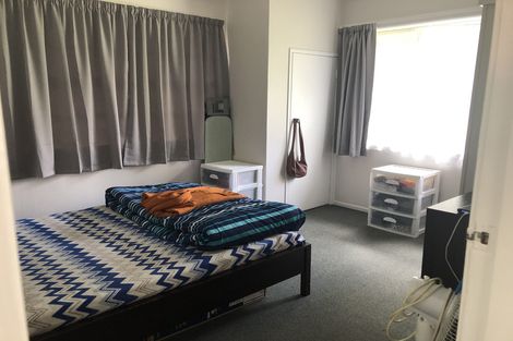 Photo of property in 4/2 Godley Road, Green Bay, Auckland, 0604