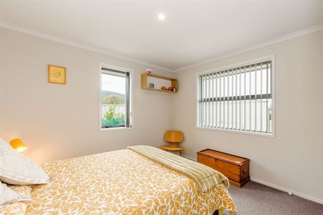 Photo of property in 14 Pearson Place, Paraparaumu, 5032