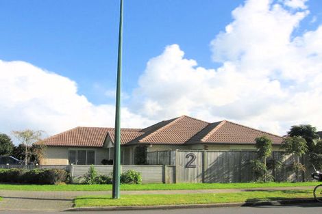 Photo of property in 2 Eaglemont Drive, East Tamaki Heights, Auckland, 2016