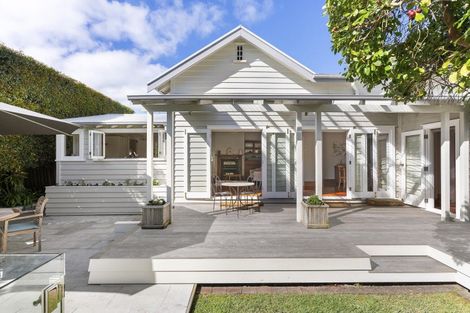 Photo of property in 42 Norwood Road, Bayswater, Auckland, 0622