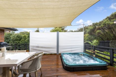 Photo of property in 21 Misty Valley Drive, Henderson, Auckland, 0612