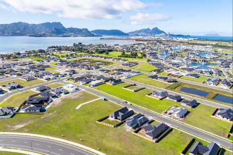 Photo of property in 28 Taurangawaka Road, One Tree Point, 0118