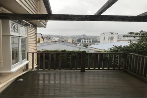 Photo of property in 7a Hawker Street, Mount Victoria, Wellington, 6011