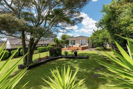 Photo of property in 11 Towra Place, Botany Downs, Auckland, 2010