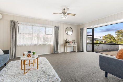 Photo of property in 1/3 Allington Road, Massey, Auckland, 0614