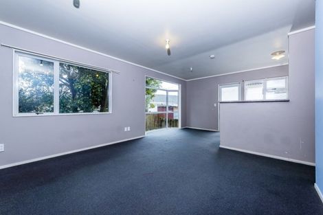 Photo of property in 8 Karepo Crescent, Ranui, Auckland, 0612