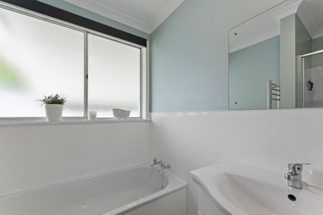 Photo of property in 25 Montana Road, Totara Park, Upper Hutt, 5018