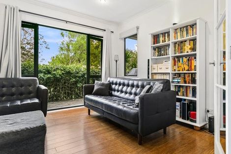 Photo of property in 12b Kimberly Grove, Greenhithe, Auckland, 0632