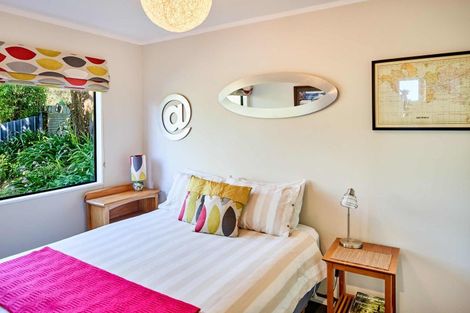 Photo of property in 20 Grays Road, Plimmerton, Porirua, 5026