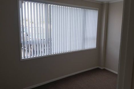 Photo of property in 1/212 Sunnynook Road, Totara Vale, Auckland, 0627