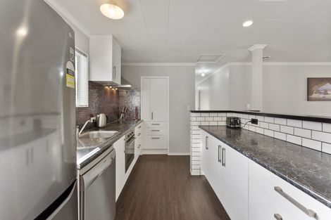 Photo of property in 41b Larchmont Grove, Totara Park, Upper Hutt, 5018