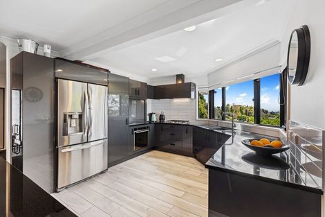 Photo of property in 135 Waikite Road, Welcome Bay, Tauranga, 3175