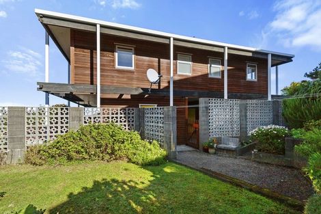 Photo of property in 5 Mataroa Avenue, Northland, Wellington, 6012